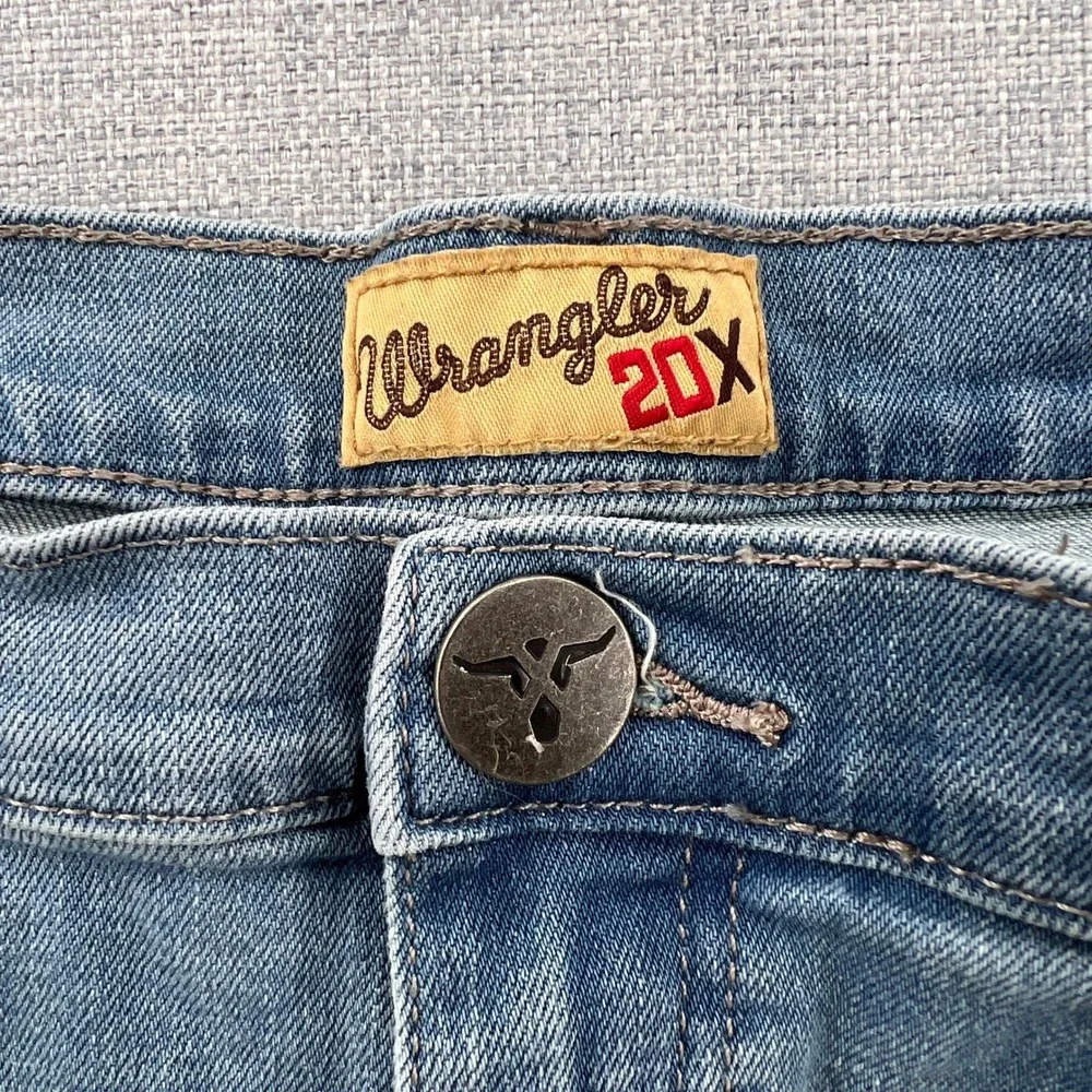 Wrangler 20X No. 42‎ Vintage Bootcut Mens 38x30 Jeans Light Wash Blue Stretch